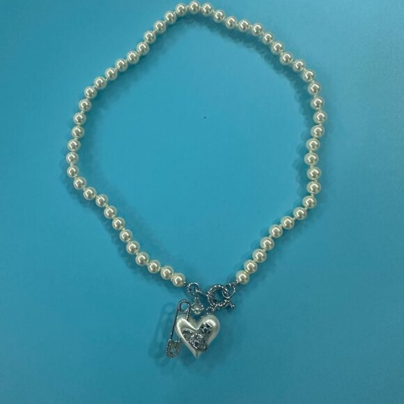New Vivienne Westwood White Pearl Necklace - Picture 3 of 9